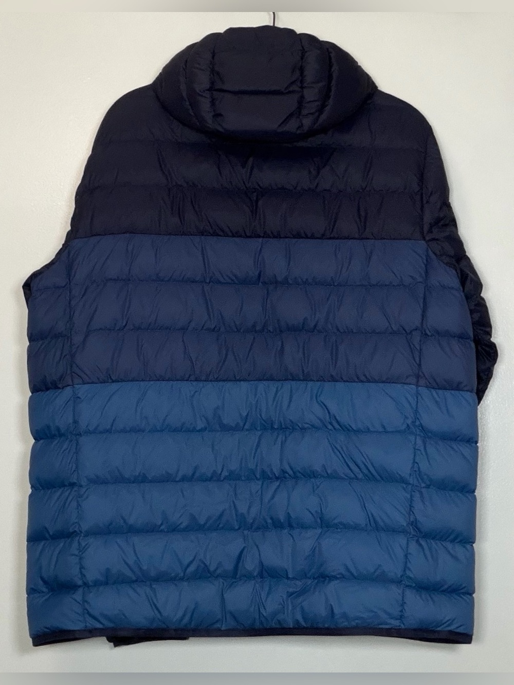 Eddie Bauer Navy and Blue Puffer Jacket - Picture 2 of 7